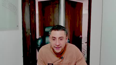 Johnny online show from 04/05/26, 07:44