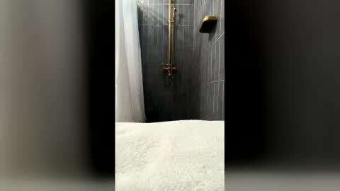 Johnny Blue Eyes online show from 02/06/26, 08:45