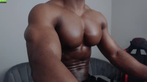 Snapshot of johnnydolce50 chatting on 03/05/25, 09:15 MASTER OF SUBS BETA SLAVES online show from 03/05/25, 09:15