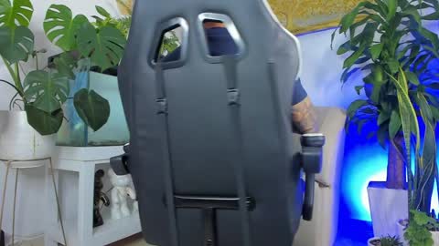 JOHNNY online show from 04/08/26, 02:11