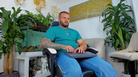 JOHNNY online show from 04/17/26, 02:25