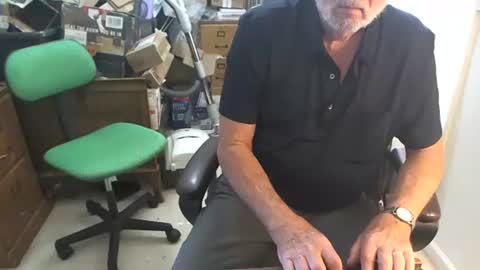 Snapshot of johnnys110153 chatting on 11/01/25, 05:37 johnnys110153 online show from 11/01/25, 05:37