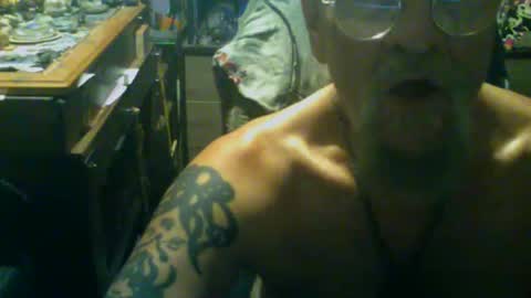 Snapshot of johnnyshung1 chatting on 10/16/25, 07:53 johnnyshung1 online show from 10/16/25, 07:53