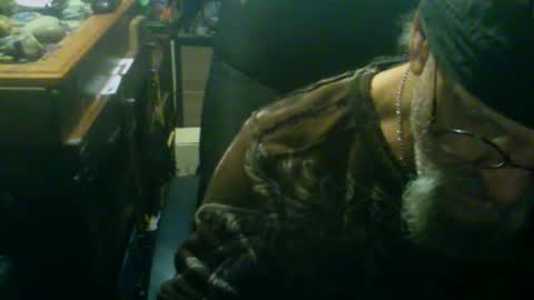 Snapshot of johnnyshung1 chatting on 10/26/25, 10:54 johnnyshung1 online show from 10/26/25, 10:54