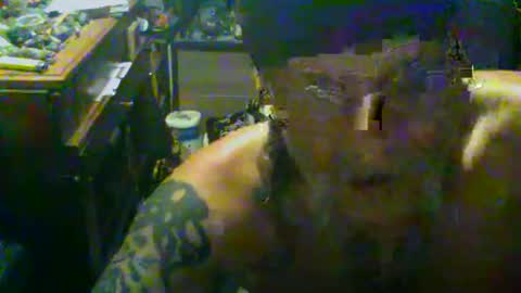 Snapshot of johnnyshung1 chatting on 11/09/25, 05:50 johnnyshung1 online show from 11/09/25, 05:50