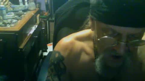 Snapshot of johnnyshung1 chatting on 11/23/25, 07:08 johnnyshung1 online show from 11/23/25, 07:08