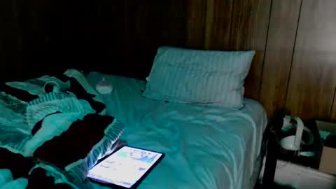 johnpaulkent82 online show from 09/17/25, 04:52