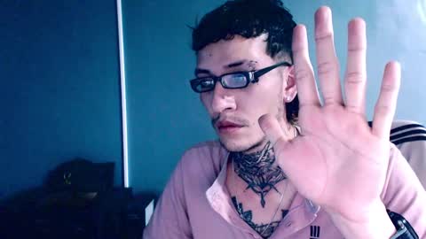 johnsonisaac94  online show from 12/18/24, 05:59