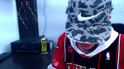 johnsonisaac94  online show from 02/06/25, 06:08