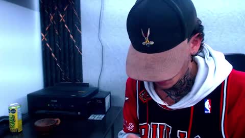 johnsonisaac94  online show from 02/08/25, 05:29