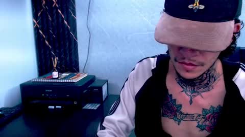 johnsonisaac94  online show from 02/15/25, 08:33