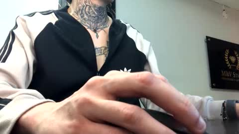 johnsonisaac94  online show from 11/30/25, 07:01