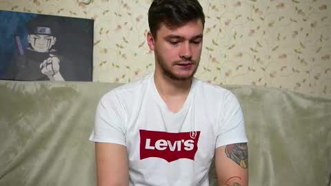 Snapshot of johnstoneisland chatting on 11/30/25, 09:35 John online show from 11/30/25, 09:35