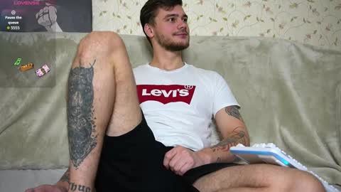 Snapshot of johnstoneisland chatting on 12/03/25, 08:45 John online show from 12/03/25, 08:45