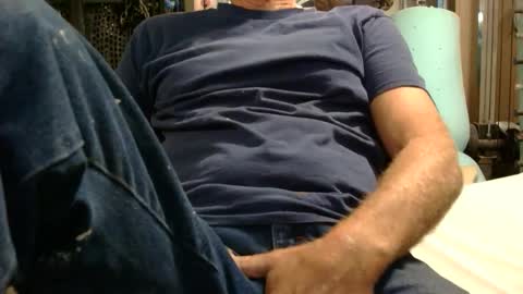 Snapshot of johnstrong699 chatting on 09/15/25, 01:00 johnstrong online show from 09/15/25, 01:00