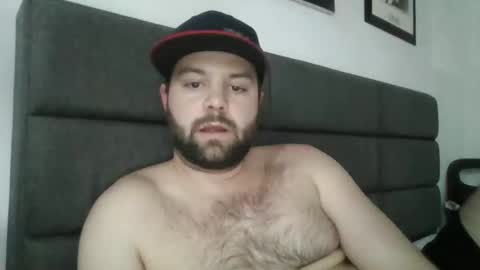 Snapshot of johny28287 chatting on 10/18/25, 05:25 johny28287 online show from 10/18/25, 05:25