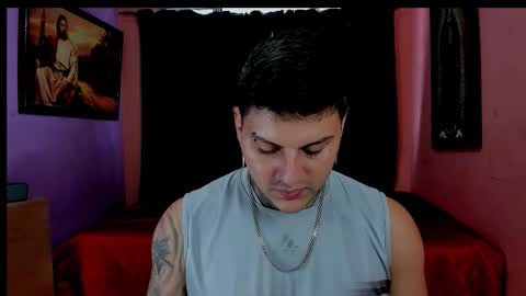 Snapshot of johny_multicum chatting on 11/22/25, 06:18 Johny online show from 11/22/25, 06:18