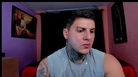 Snapshot of johny_multicum chatting on 11/26/25, 06:47 Johny online show from 11/26/25, 06:47