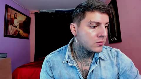 Snapshot of johny_multicum chatting on 11/28/25, 11:29 Johny online show from 11/28/25, 11:29