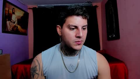 Snapshot of johny_multicum chatting on 12/05/25, 01:47 Johny online show from 12/05/25, 01:47