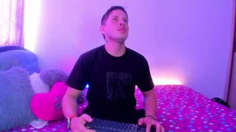 Snapshot of johnycooper08 chatting on 07/13/26, 01:36 johnycooper08 online show from 07/13/26, 01:36