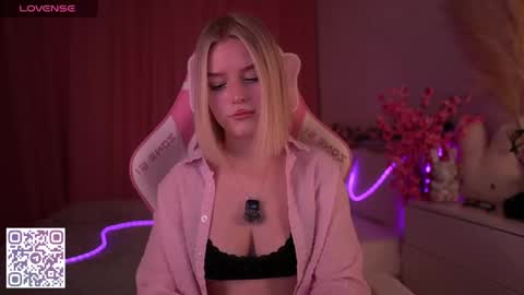 Paula online show from 04/12/26, 01:10