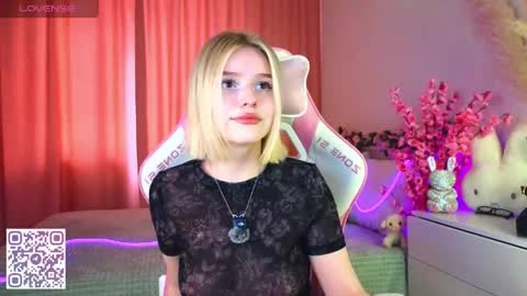 Snapshot of joicequeen chatting on 06/07/26, 02:59 Paula online show from 06/07/26, 02:59