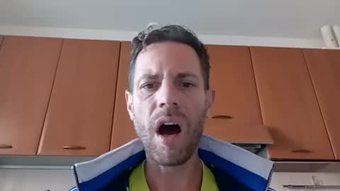 Snapshot of jojo19844 chatting on 11/05/25, 11:43 jojo19844 online show from 11/05/25, 11:43