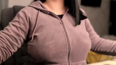 Jolene online show from 03/12/25, 05:07