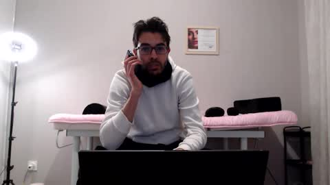 Snapshot of jolie_cam chatting on 03/25/26, 08:26 jolie_cam online show from 03/25/26, 08:26