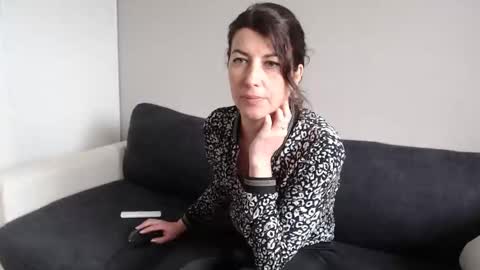 Snapshot of jolie_cam chatting on 04/03/26, 11:19 jolie_cam online show from 04/03/26, 11:19