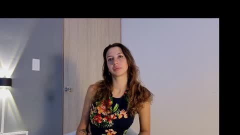 Snapshot of jolie_lov chatting on 09/24/25, 01:25 jolie_lov online show from 09/24/25, 01:25