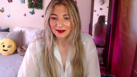 Snapshot of jolie_mature_ chatting on 05/09/26, 08:03 Jolie Mature online show from 05/09/26, 08:03