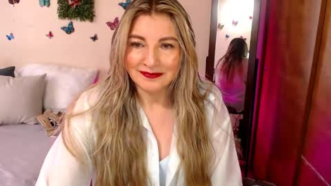 Snapshot of jolie_mature_ chatting on 05/11/26, 09:45 Jolie Mature online show from 05/11/26, 09:45