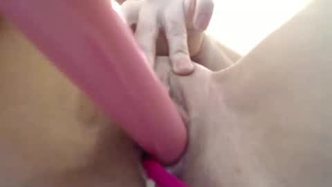 Snapshot of jolieeyes chatting on 02/21/25, 06:07 JolieEyes online show from 02/21/25, 06:07