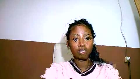 Snapshot of joliekah27 chatting on 02/14/25, 01:29 joliekah27 online show from 02/14/25, 01:29