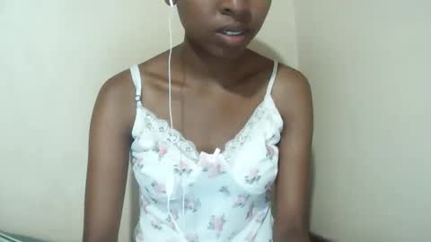 joliekah27 online show from 03/22/26, 08:29