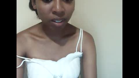 joliekah27 online show from 04/11/26, 11:58