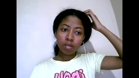 joliekah27 online show from 05/26/26, 09:33