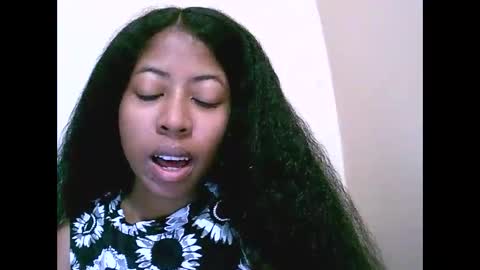 joliekah27 online show from 06/02/26, 07:32