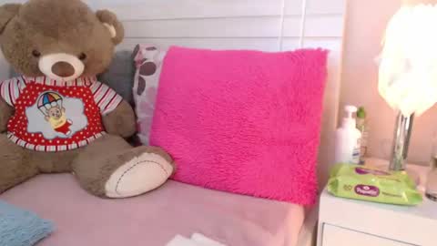 Snapshot of joliet_ chatting on 01/18/25, 04:15 Joliet online show from 01/18/25, 04:15