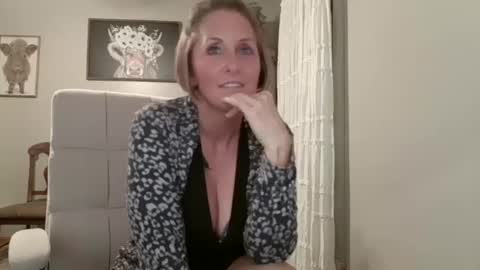 Jolie online show from 09/13/25, 01:27