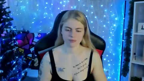 Snapshot of jolly_doll_ chatting on 12/16/25, 04:06 Jolly online show from 12/16/25, 04:06