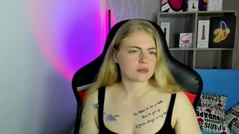 Snapshot of jolly_doll_ chatting on 06/12/26, 03:05 Jolly online show from 06/12/26, 03:05