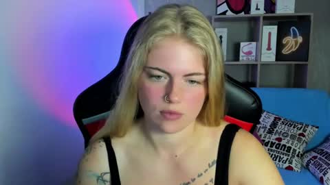 Snapshot of jolly_doll_ chatting on 07/18/26, 02:49 Jolly online show from 07/18/26, 02:49