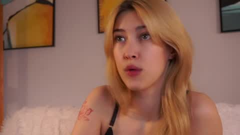 Viola online show from 04/06/26, 01:12