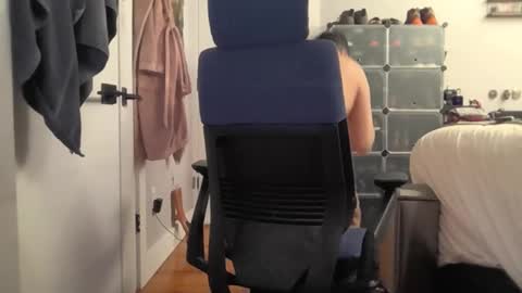 Snapshot of jomanf chatting on 10/27/25, 08:18 Mason online show from 10/27/25, 08:18