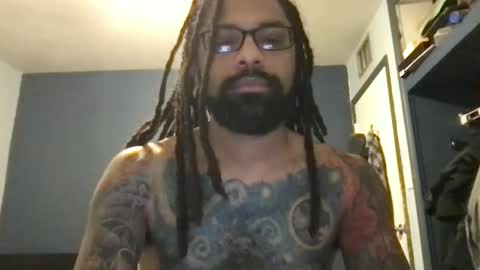 Snapshot of jon2h6k chatting on 12/25/24, 05:05 jon2h6k online show from 12/25/24, 05:05