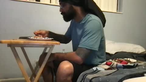 Snapshot of jon2h6k chatting on 01/31/25, 04:47 jon2h6k online show from 01/31/25, 04:47