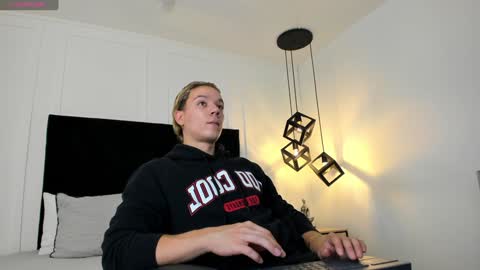 Jonathan Danielss  online show from 01/03/25, 11:35